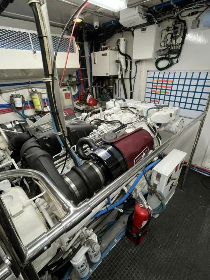 Slide: The Image of Hatteras 74' Sport Bridge Motor Yacht 1999 - 5344411