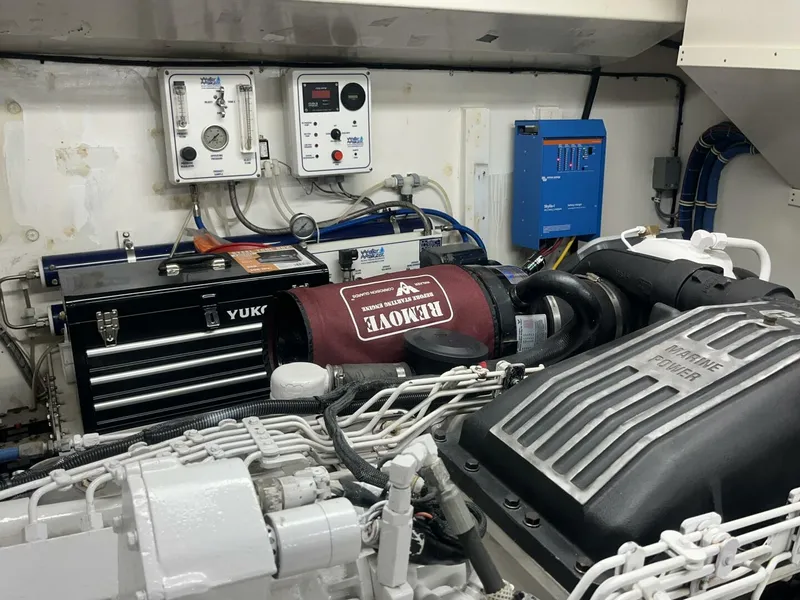 Slide: The Image of Hatteras 74' Sport Bridge Motor Yacht 1999 - 5344436