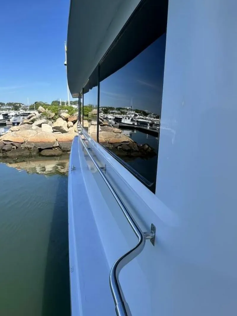 Slide: The Image of Hatteras 74' Sport Bridge Motor Yacht 1999 - 5344166