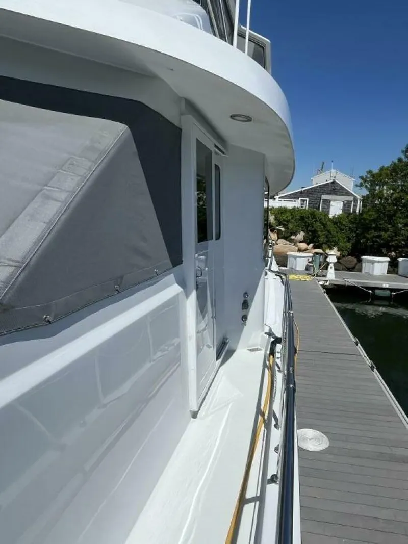Slide: The Image of Hatteras 74' Sport Bridge Motor Yacht 1999 - 5344175