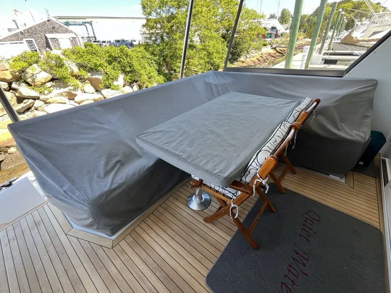 Slide: The Image of Hatteras 74' Sport Bridge Motor Yacht 1999 - 5344185