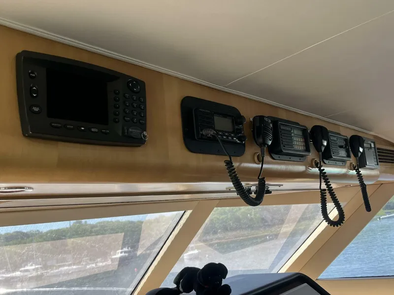 Slide: The Image of Hatteras 74' Sport Bridge Motor Yacht 1999 - 5344240