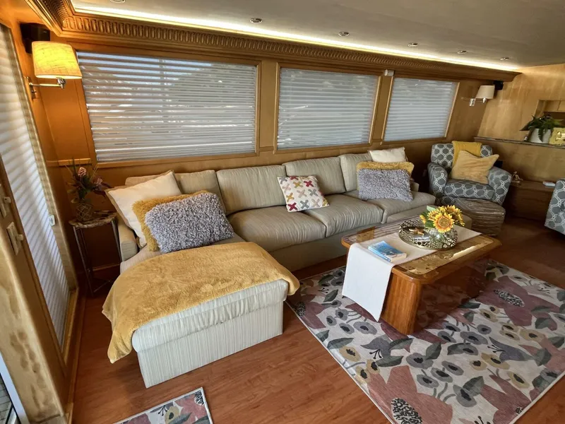 Slide: The Image of Hatteras 74' Sport Bridge Motor Yacht 1999 - 5344285