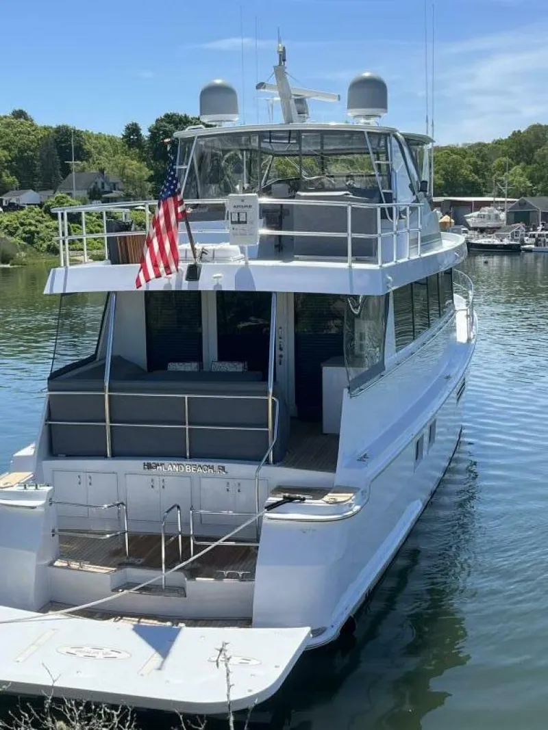 Slide: The Image of Hatteras 74' Sport Bridge Motor Yacht 1999 - 5344158