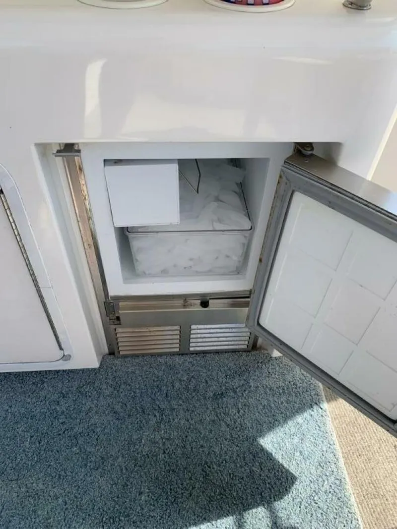 Slide: The Image of Sea Ray 420 Aft Cabin 1997 - 4213366