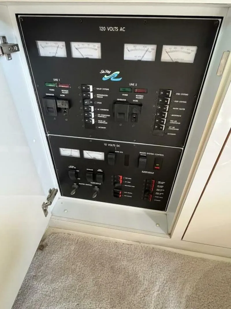 Slide: The Image of Sea Ray 420 Aft Cabin 1997 - 4213271