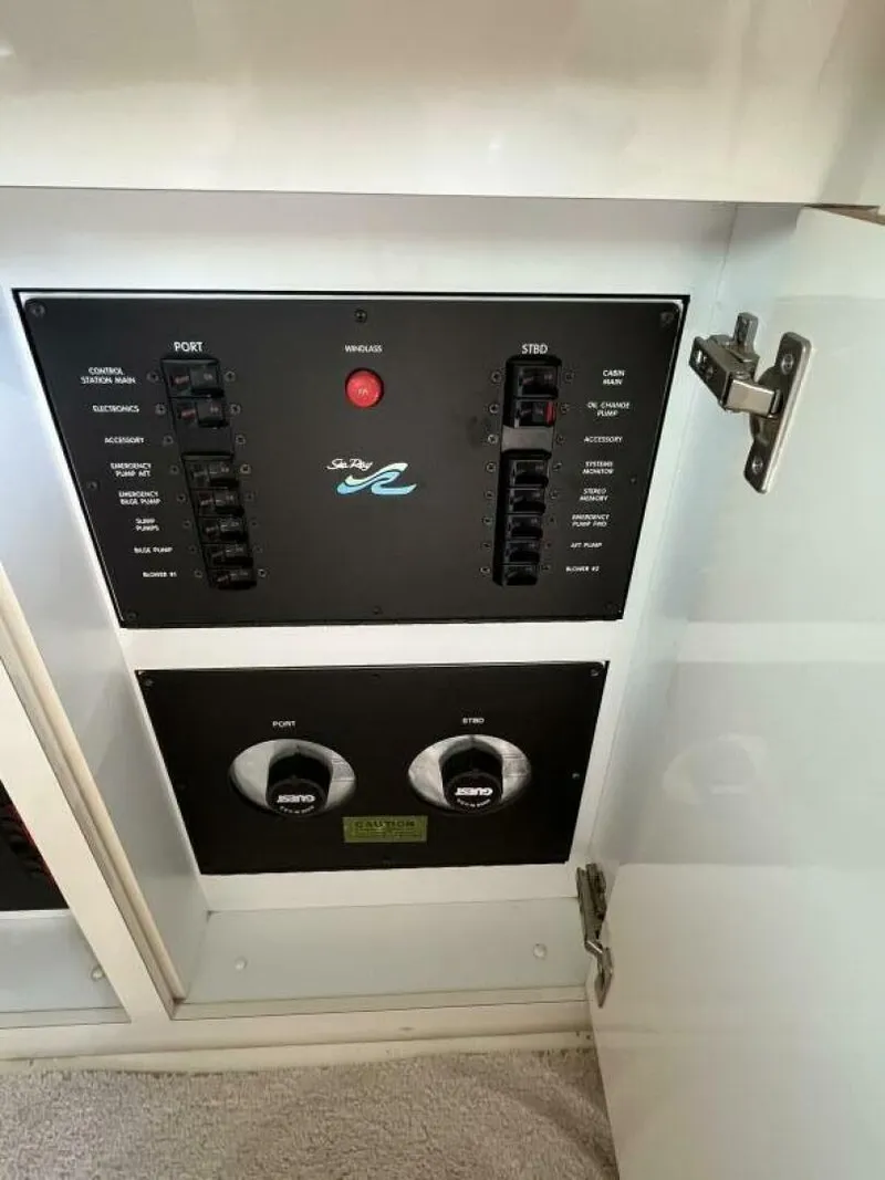 Slide: The Image of Sea Ray 420 Aft Cabin 1997 - 4213268