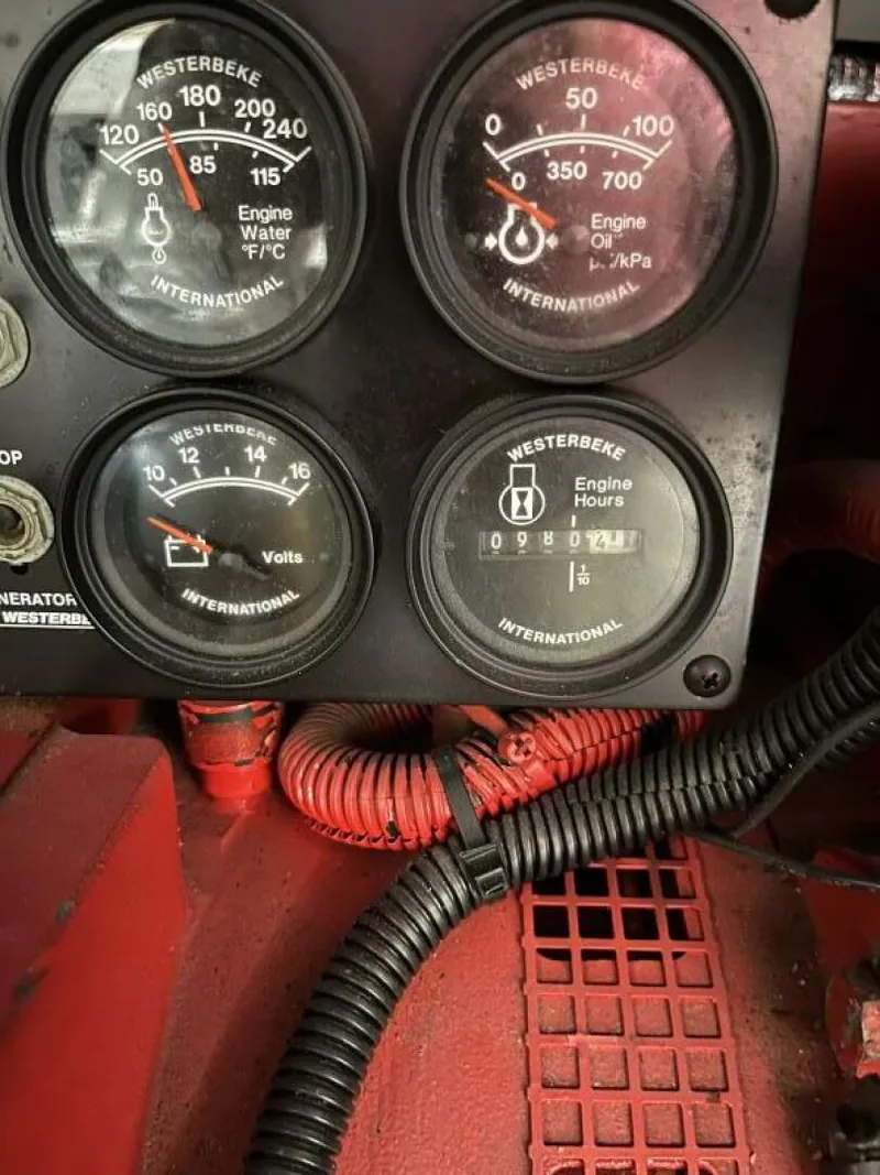 Slide: The Image of Sea Ray 420 Aft Cabin 1997 - 4213239