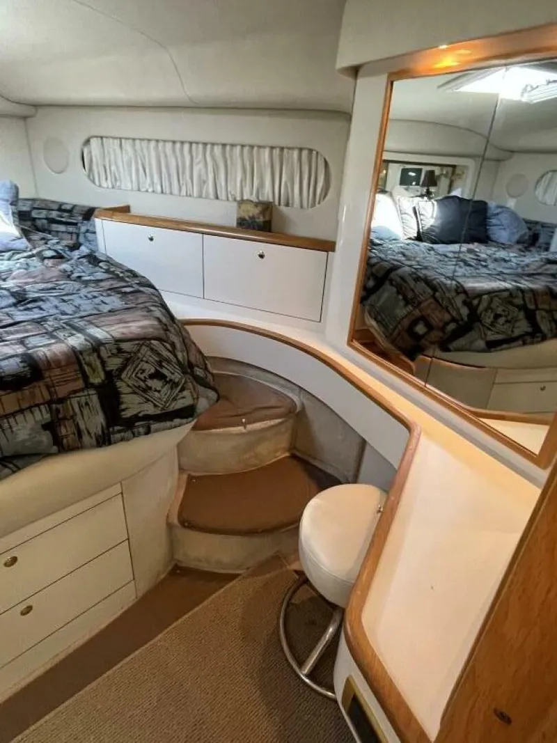 Slide: The Image of Sea Ray 420 Aft Cabin 1997 - 4213294