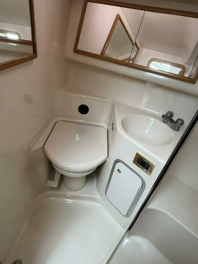 Slide: The Image of Sea Ray 420 Aft Cabin 1997 - 4213286