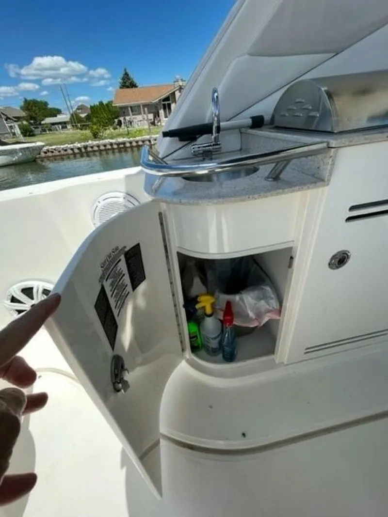 Slide: The Image of Sea Ray 330 Sundancer 2009 - 4216457