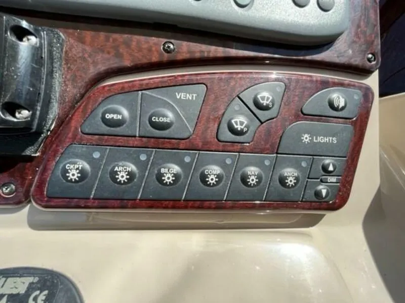 Slide: The Image of Sea Ray 330 Sundancer 2009 - 4216460