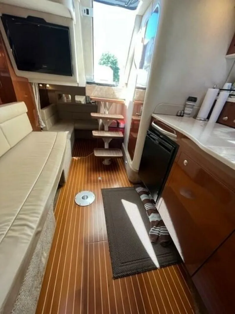 Slide: The Image of Sea Ray 330 Sundancer 2009 - 4216484