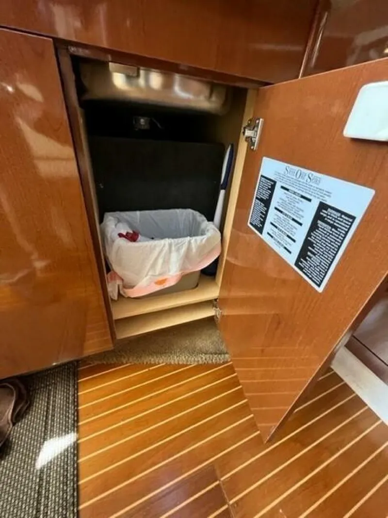 Slide: The Image of Sea Ray 330 Sundancer 2009 - 4216488