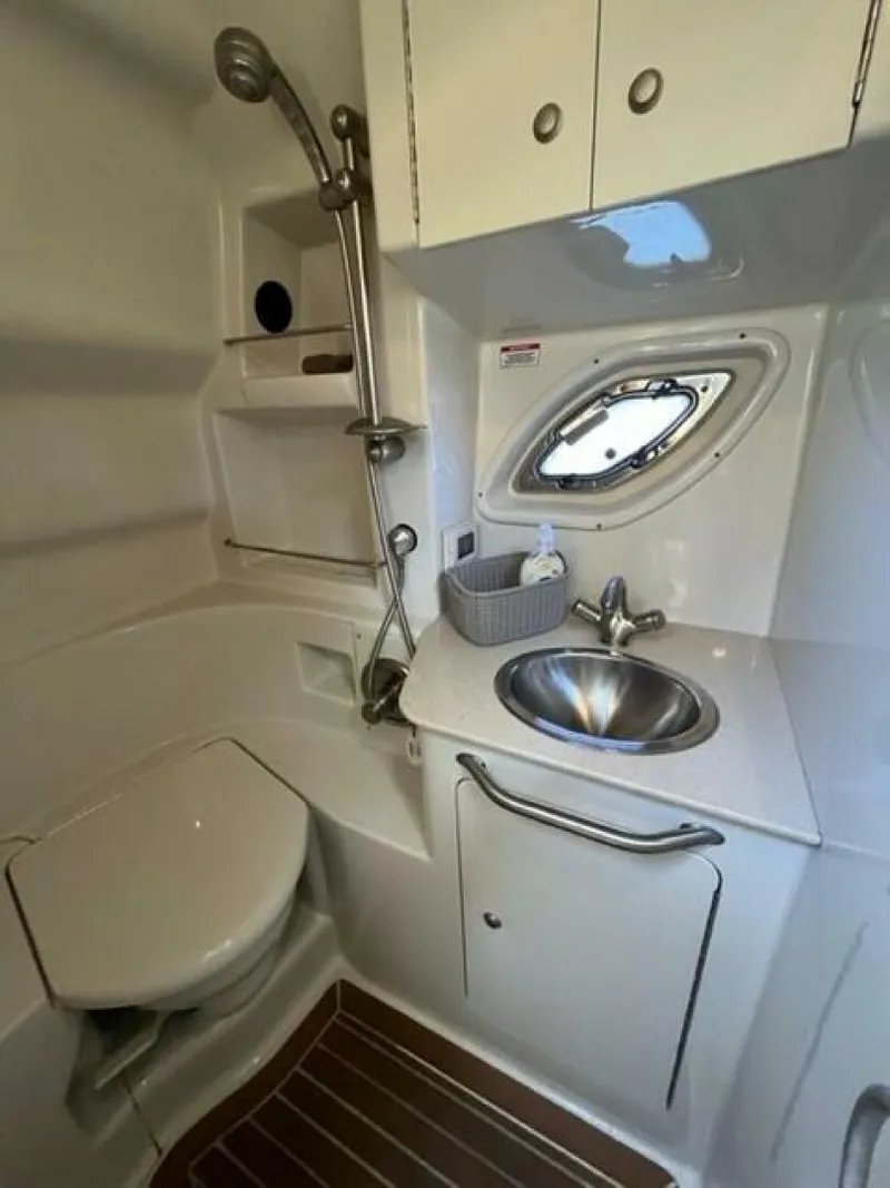 Slide: The Image of Sea Ray 330 Sundancer 2009 - 4216491