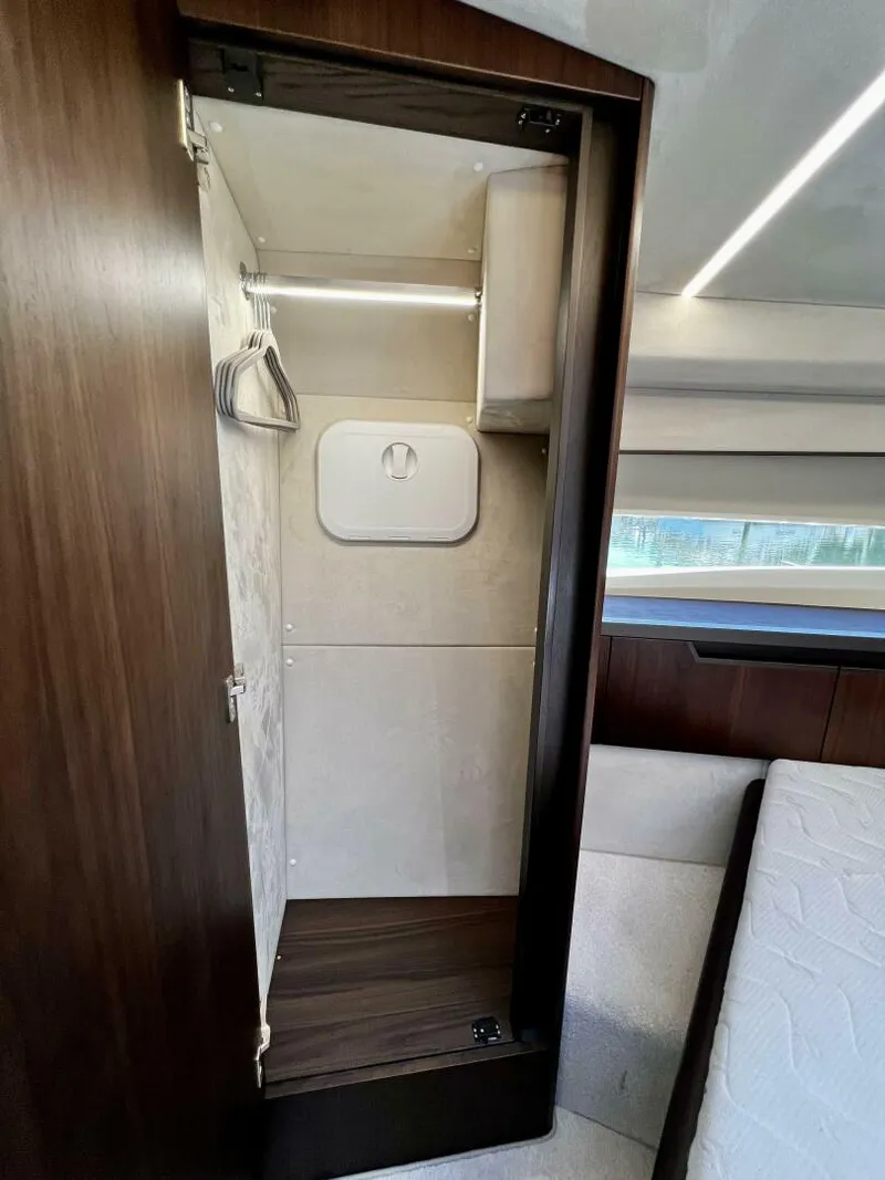 Slide: The Image of Guest_cabin_storage - 5107626