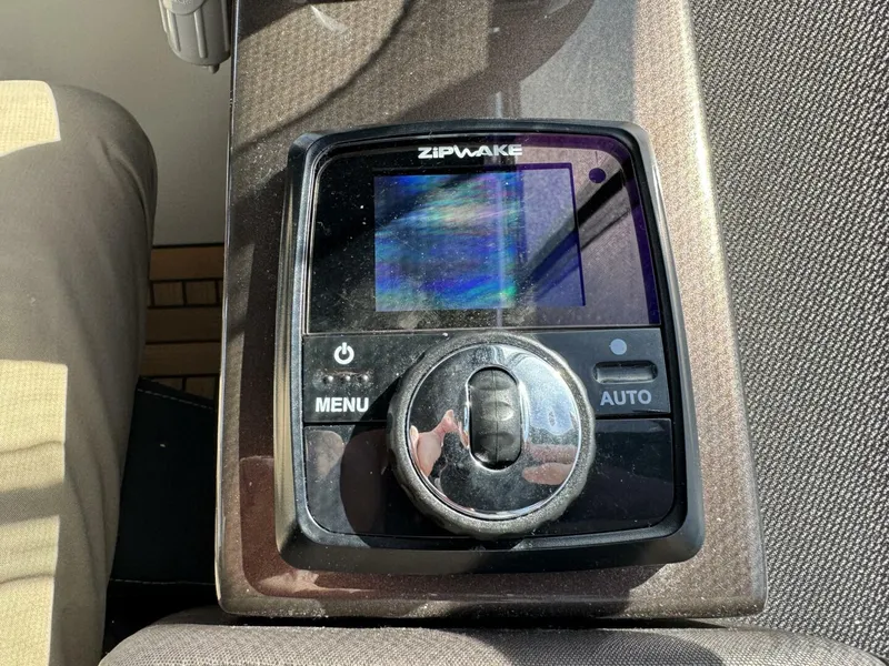 Slide: The Image of Zipwake_trim_controls - 5056203