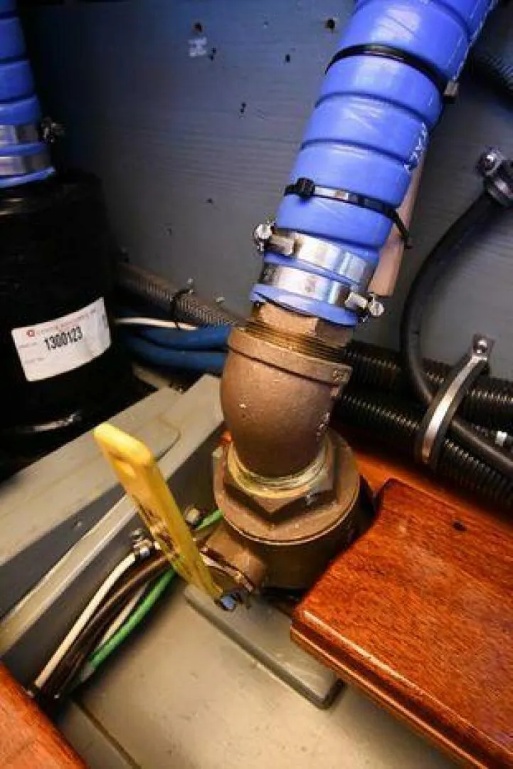 Slide: The Image of Maycraft 42 Sport Cruiser 2002 - 4960806