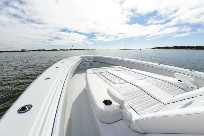 Slide: The Image of Contender 44fs 2023 - 4217731