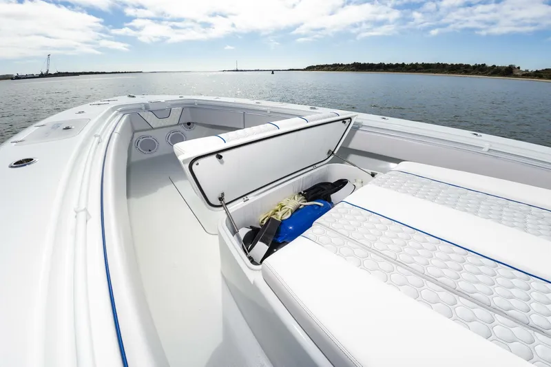 Slide: The Image of Contender 44fs 2023 - 4217732