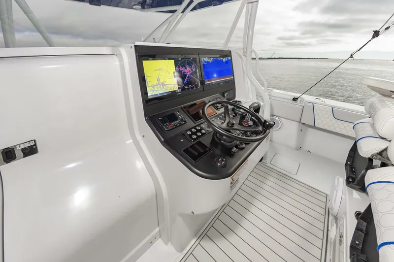 Slide: The Image of Contender 44fs 2023 - 4217735