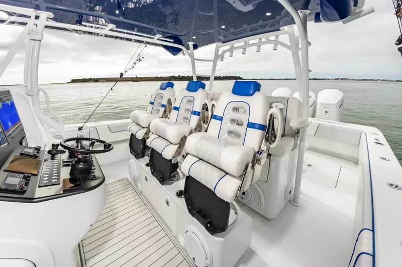 Slide: The Image of Contender 44fs 2023 - 4217739