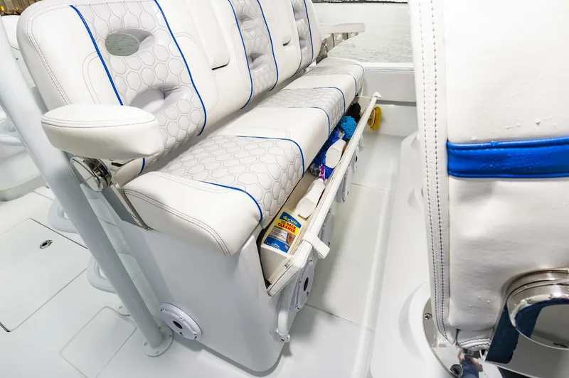 Slide: The Image of Contender 44fs 2023 - 4217743