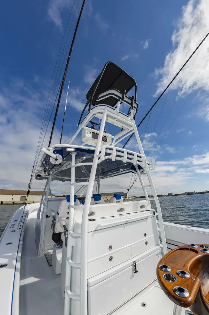 Slide: The Image of Contender 44fs 2023 - 4217744