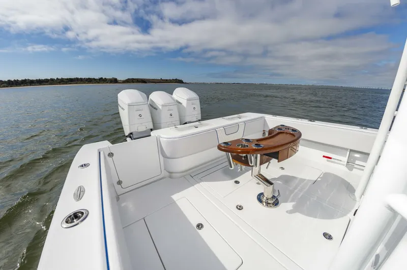 Slide: The Image of Contender 44fs 2023 - 4217751