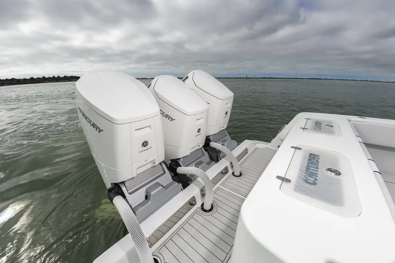 Slide: The Image of Contender 44fs 2023 - 4217754