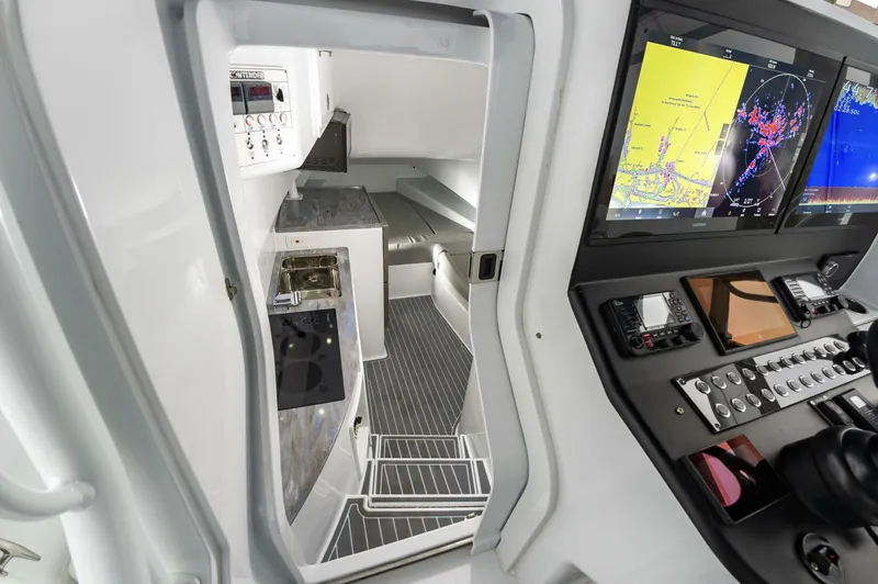 Slide: The Image of Contender 44fs 2023 - 4217764