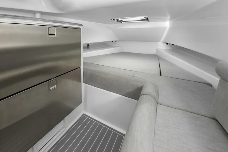 Slide: The Image of Contender 44fs 2023 - 4217770