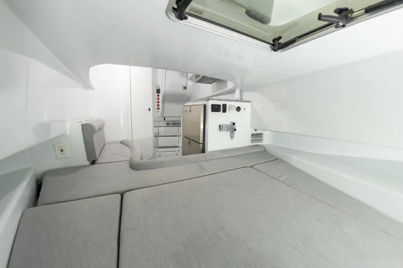 Slide: The Image of Contender 44fs 2023 - 4217773