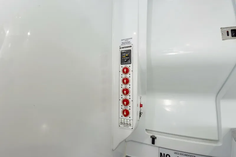 Slide: The Image of Contender 44fs 2023 - 4217776