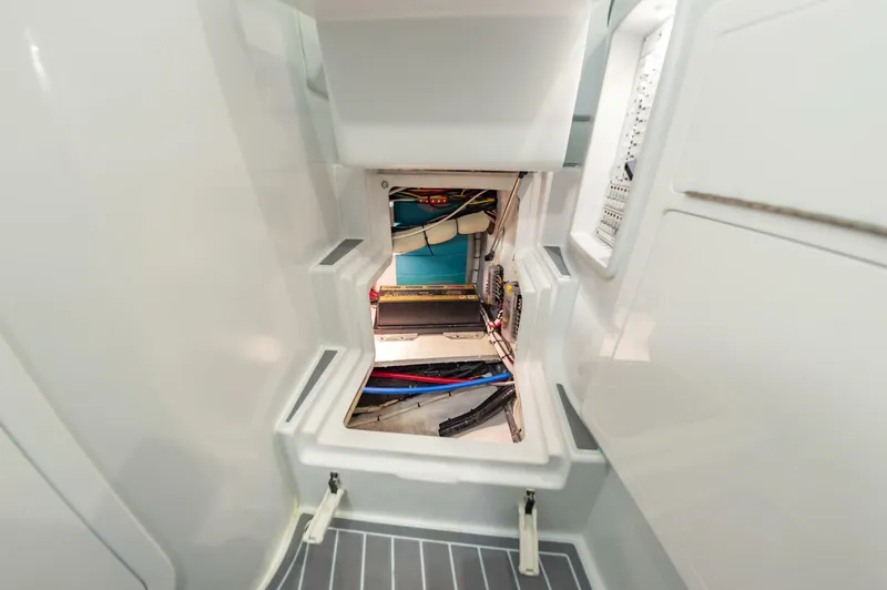 Slide: The Image of Contender 44fs 2023 - 4217779