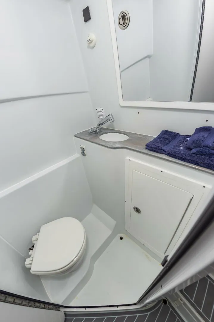 Slide: The Image of Contender 44fs 2023 - 4217782