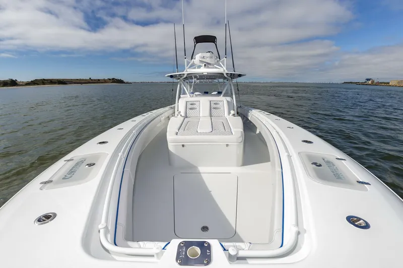 Slide: The Image of Contender 44fs 2023 - 4217729