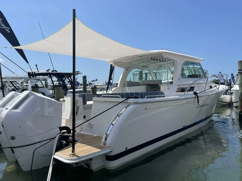 The Image of Back Cove 34O 2027 - 4328165