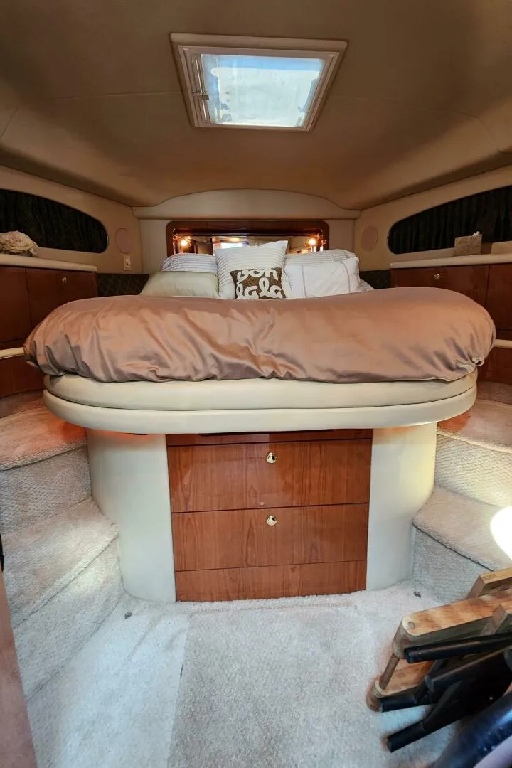 Slide: The Image of Sea Ray 420 Aft Cabin 1999 - 4219108