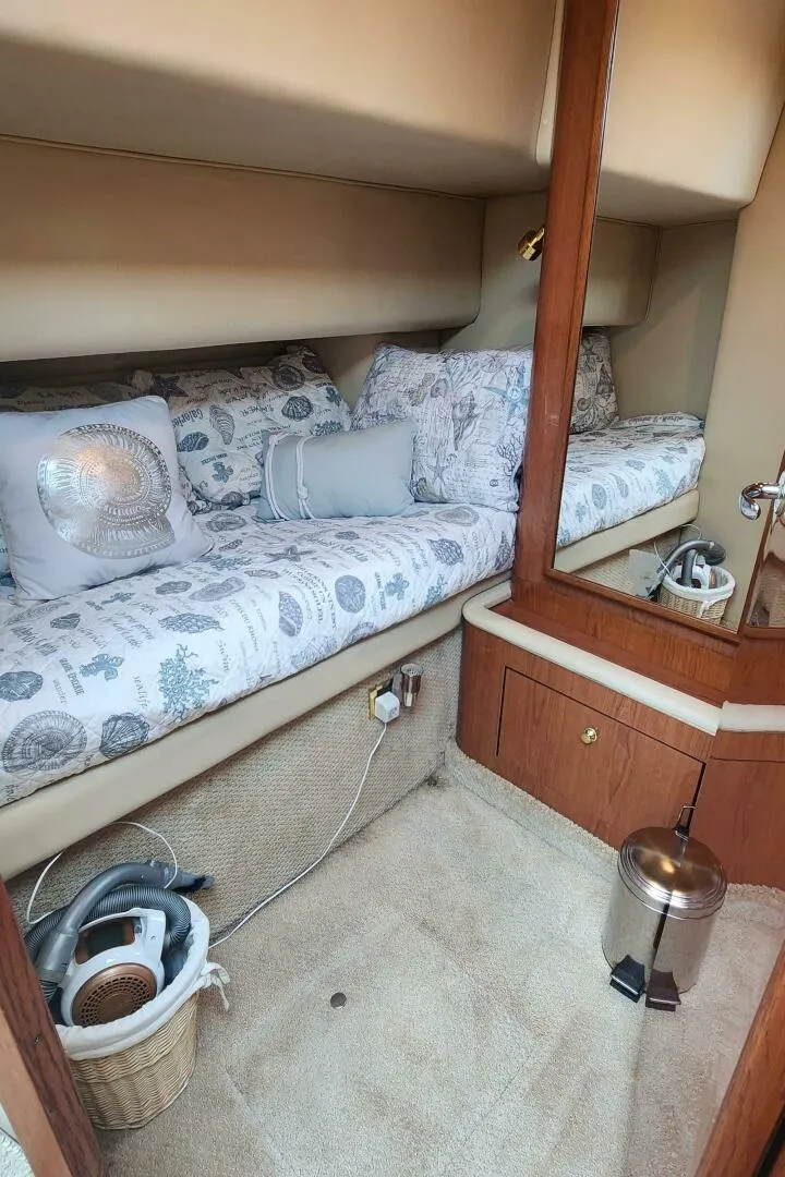 Slide: The Image of Sea Ray 420 Aft Cabin 1999 - 4219099