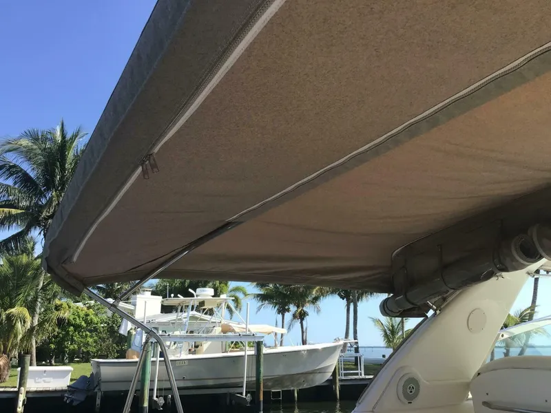 Slide: The Image of Sea Ray 370 Express 1997 - 4219153