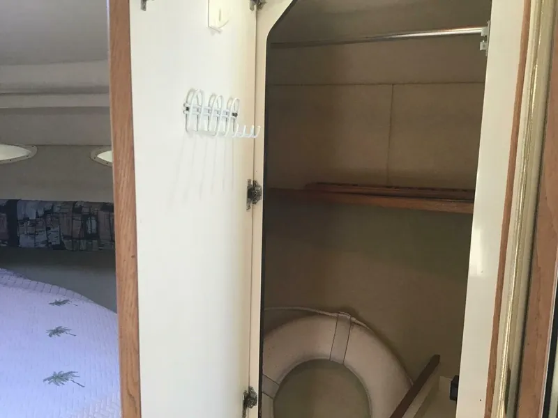 Slide: The Image of Sea Ray 370 Express 1997 - 4219173