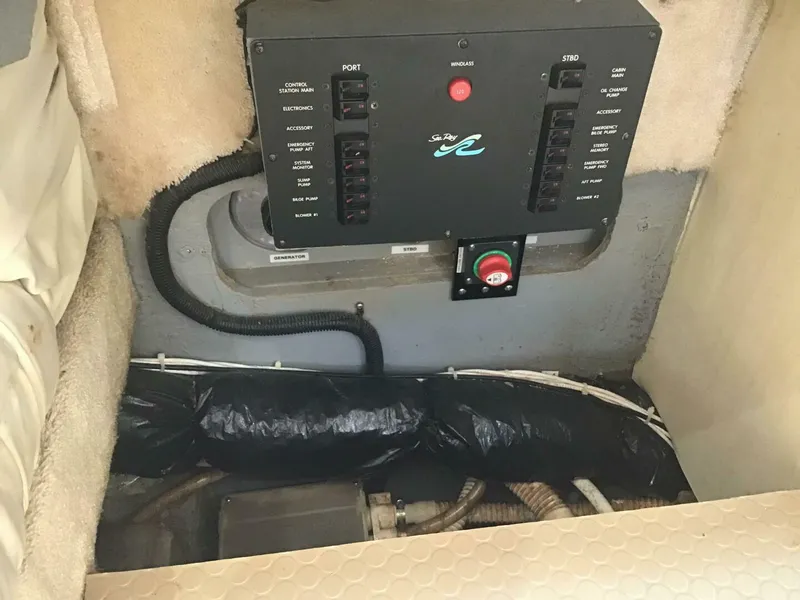 Slide: The Image of Sea Ray 370 Express 1997 - 4219174