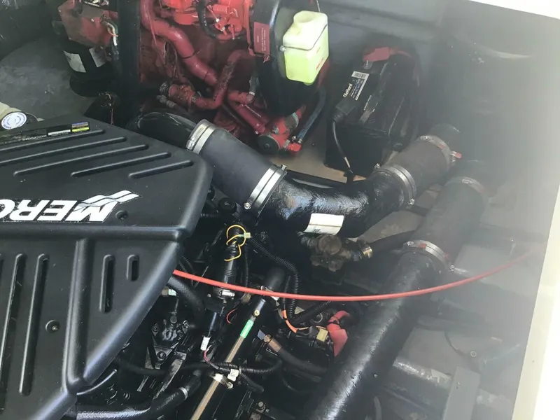 Slide: The Image of Sea Ray 370 Express 1997 - 4219179