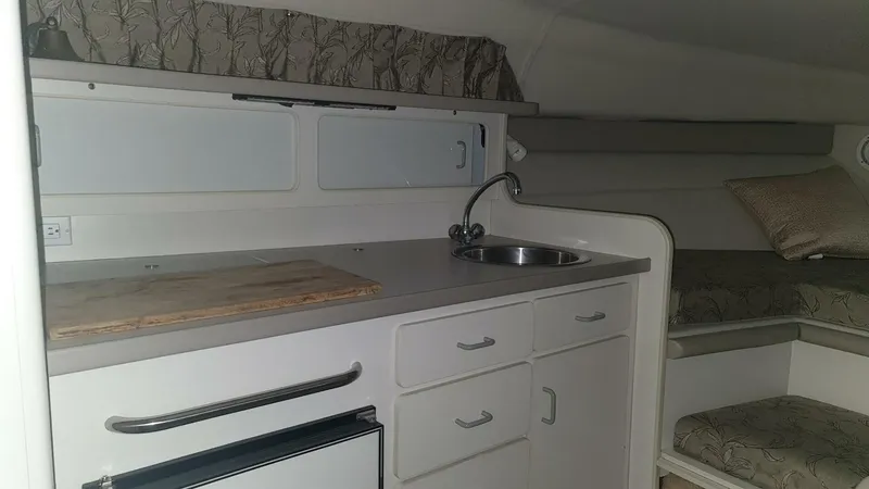 Slide: The Image of Carver Yachts 28 Express 1995 - 4219479