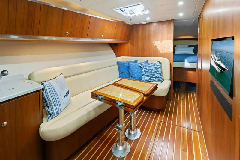 Slide: The Image of 2007 42 Tiara Yachts Open - Kid Pasta - Cabin - 4223309