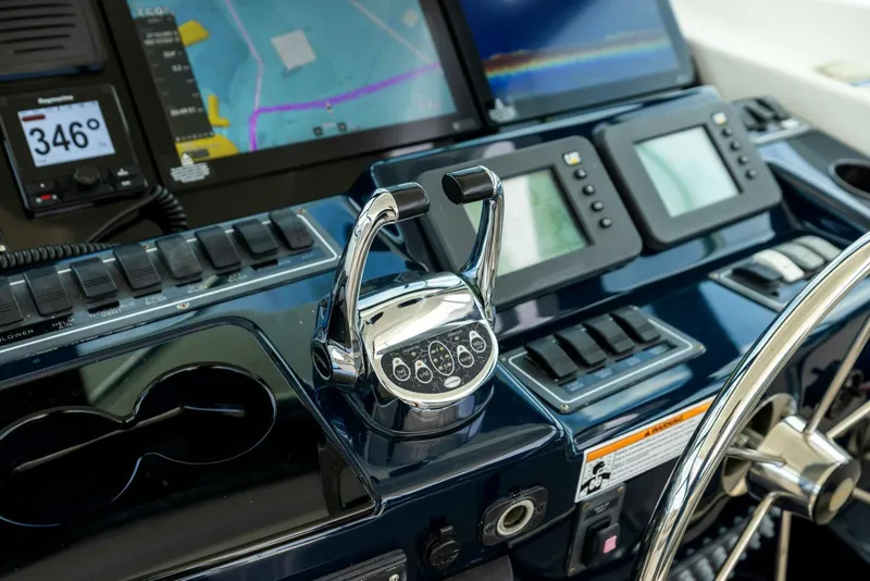 Slide: The Image of 2007 42 Tiara Yachts Open - Kid Pasta - Helm - 4223234