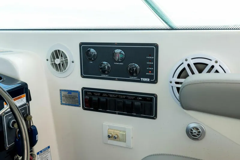 Slide: The Image of 2007 42 Tiara Yachts Open - Kid Pasta - Helm - 4223237