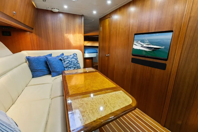Slide: The Image of 2007 42 Tiara Yachts Open - Kid Pasta - Cabin - 4223312