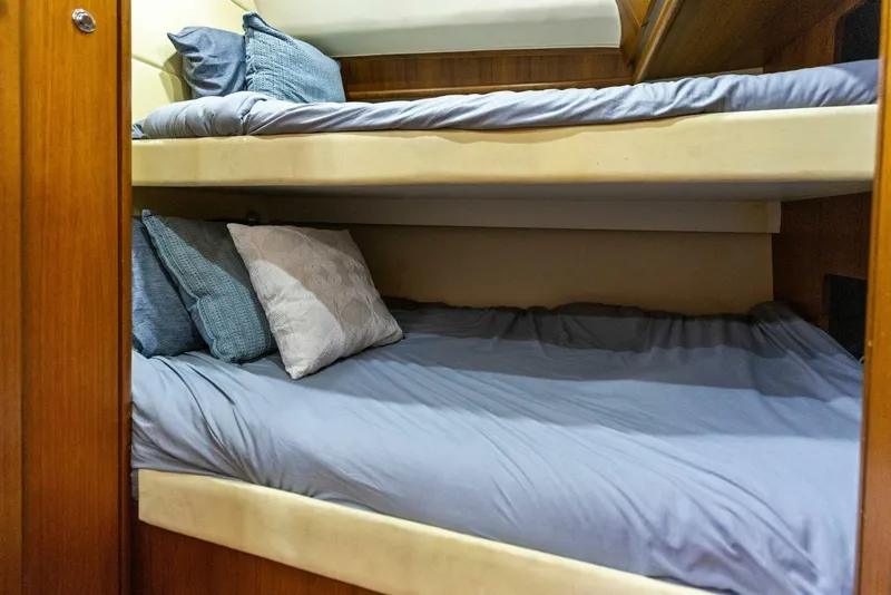 Slide: The Image of 2007 42 Tiara Yachts Open - Kid Pasta - VIP Stateroom - 4223465